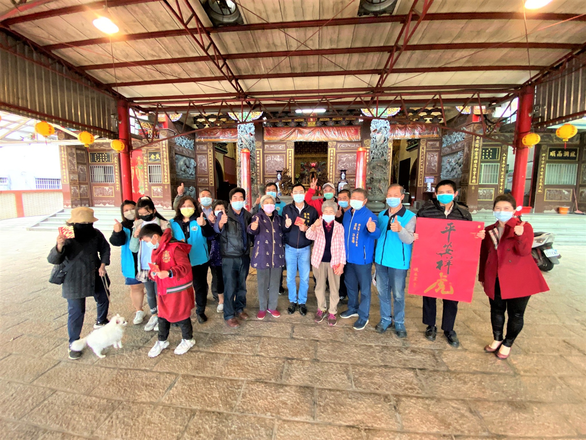 1110208-開工囉! 區長代表市長到各寺廟拜年、祈福